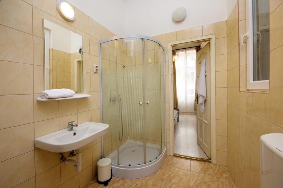 Apartment Large Cosy