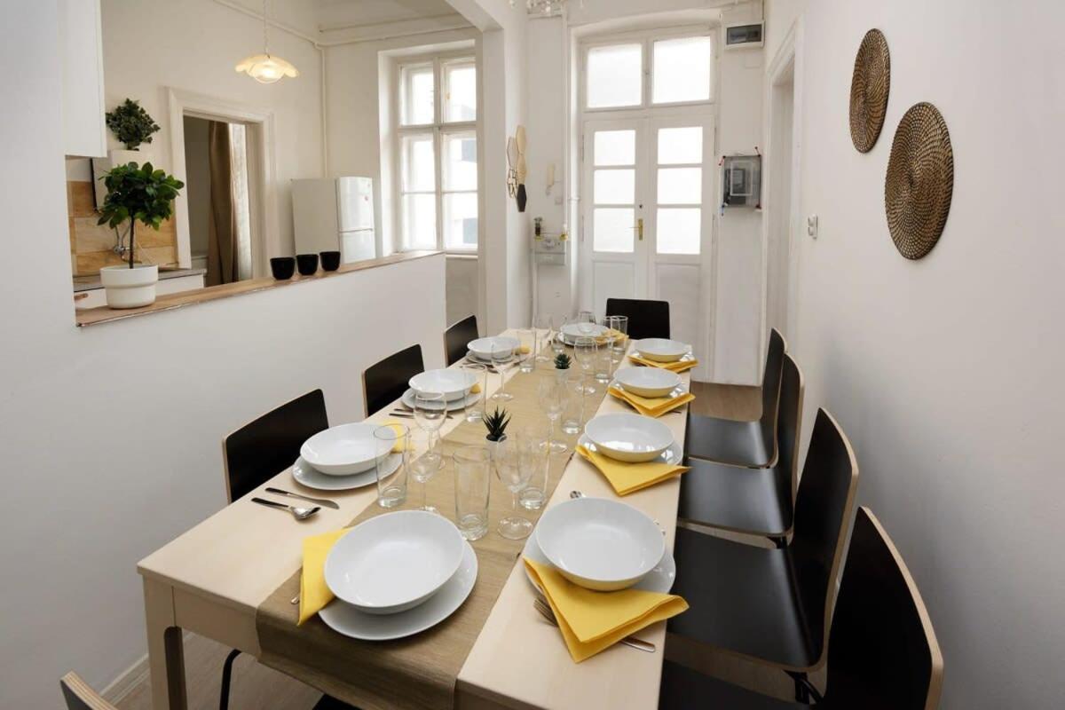 Large Cosy Apartment