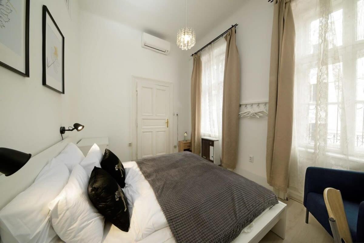 Large Cosy Budapest